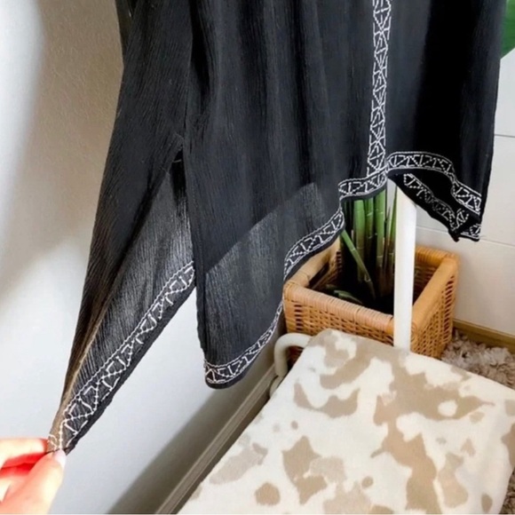 Paparazzi Black Embroidered Tassel Boho Top
Blouse Size Medium - Picture 7 of 15